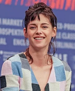 Kristen Stewart at Berlinale 2024 1 Ausschnitt edited 11zon