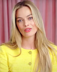 Margot Robbie Vogue Barbie 2023 03 11zon