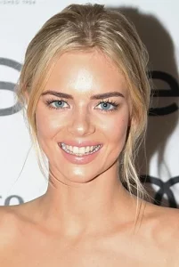 Samara Weaving 2015 cropped 11zon