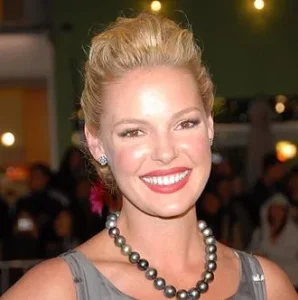 330px Katherine Heigl at 27 Dresses Premiere 13 11zon