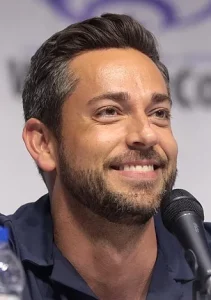 330px Zachary Levi by Gage Skidmore 6 11zon