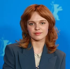 Odessa Young at Berlinale 2023 11zon