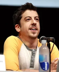 Christopher Mintz Plasse by Gage Skidmore 1 11zon