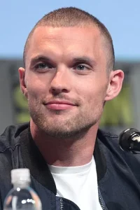 Ed Skrein by Gage Skidmore 11zon