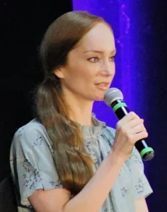 330px Lotte Verbeek cropped 11zon