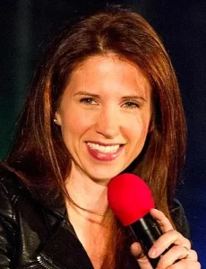 Emily Perkins at Supernatural Vancouver Con 2013 11zon